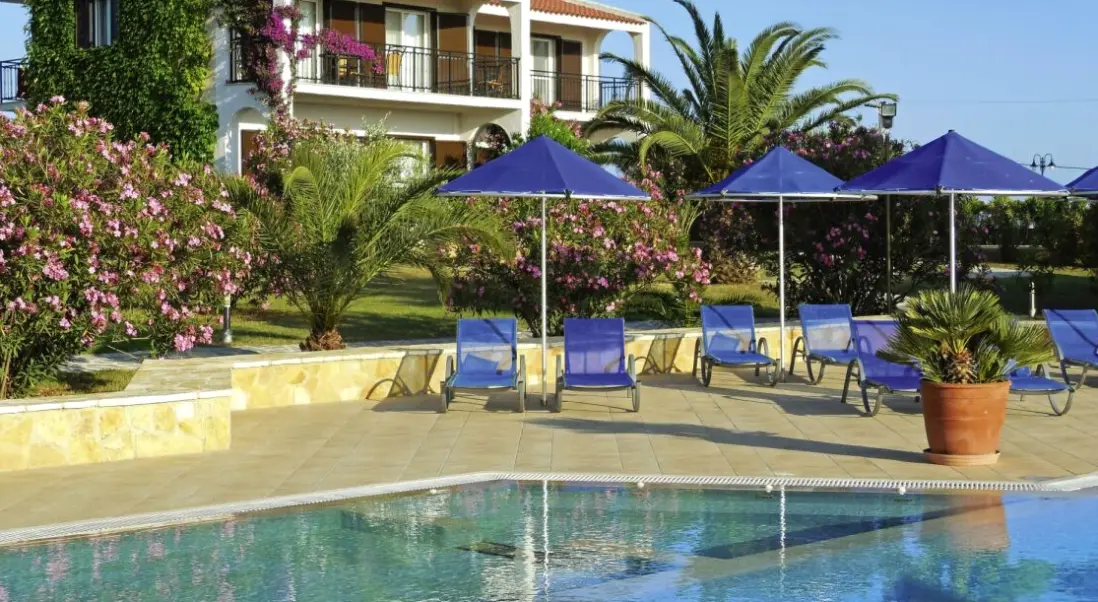 Basen w hotelu Appartements Helidonia