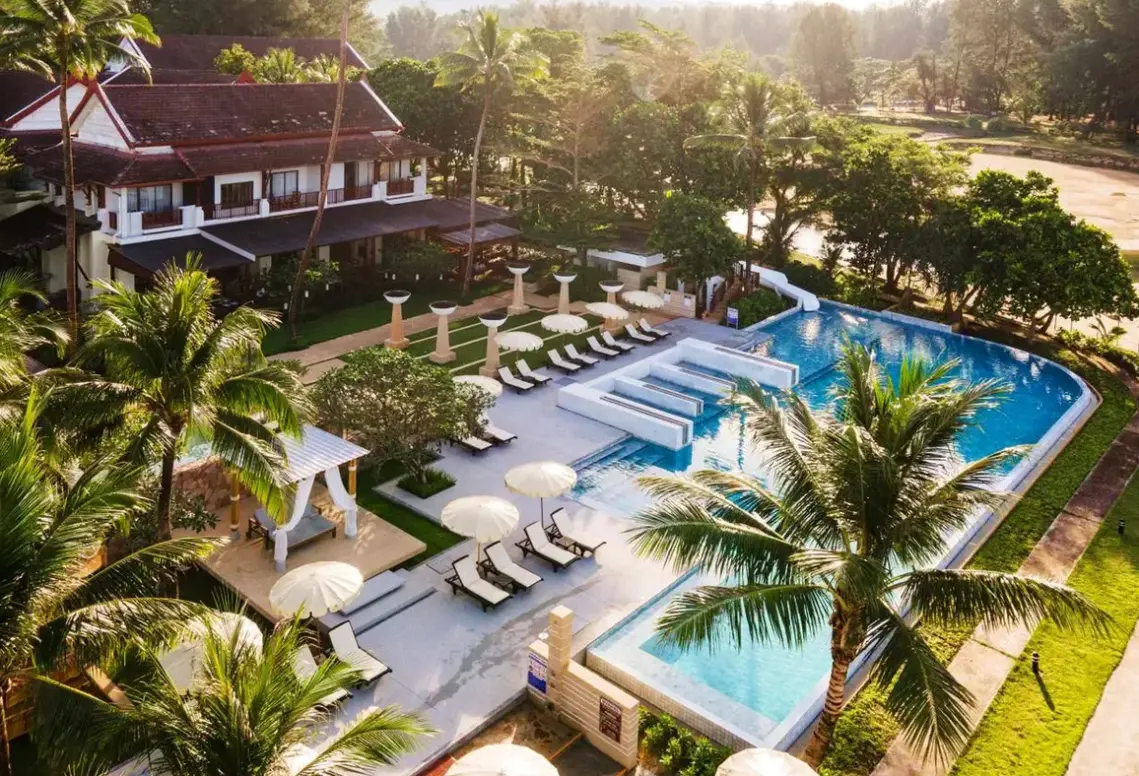 Basen w hotelu Apsara Beachfront Resort & Villa