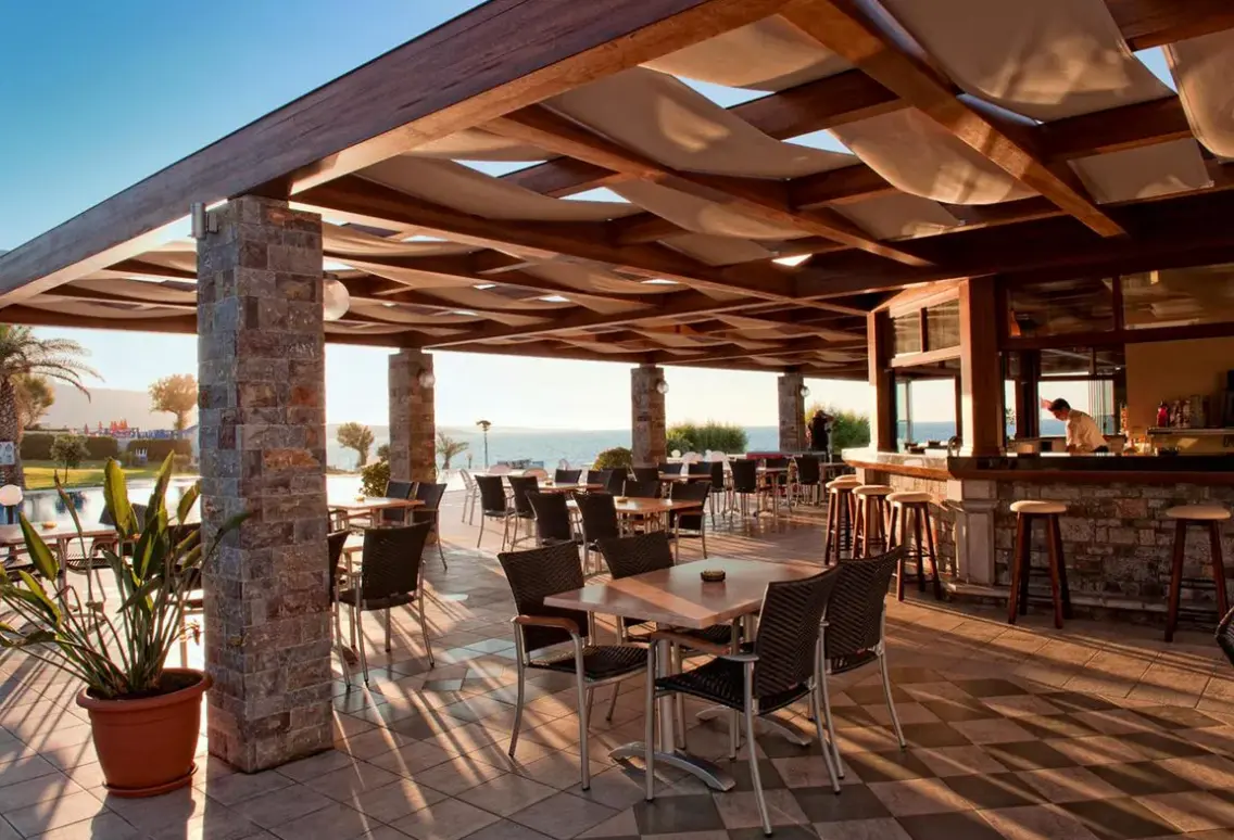 Restauracja i jedzenie w hotelu Ariadne Beach