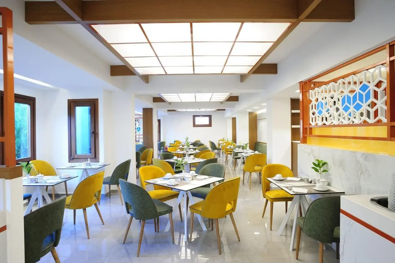 Restauracja i jedzenie w hotelu Atrium Ambiance