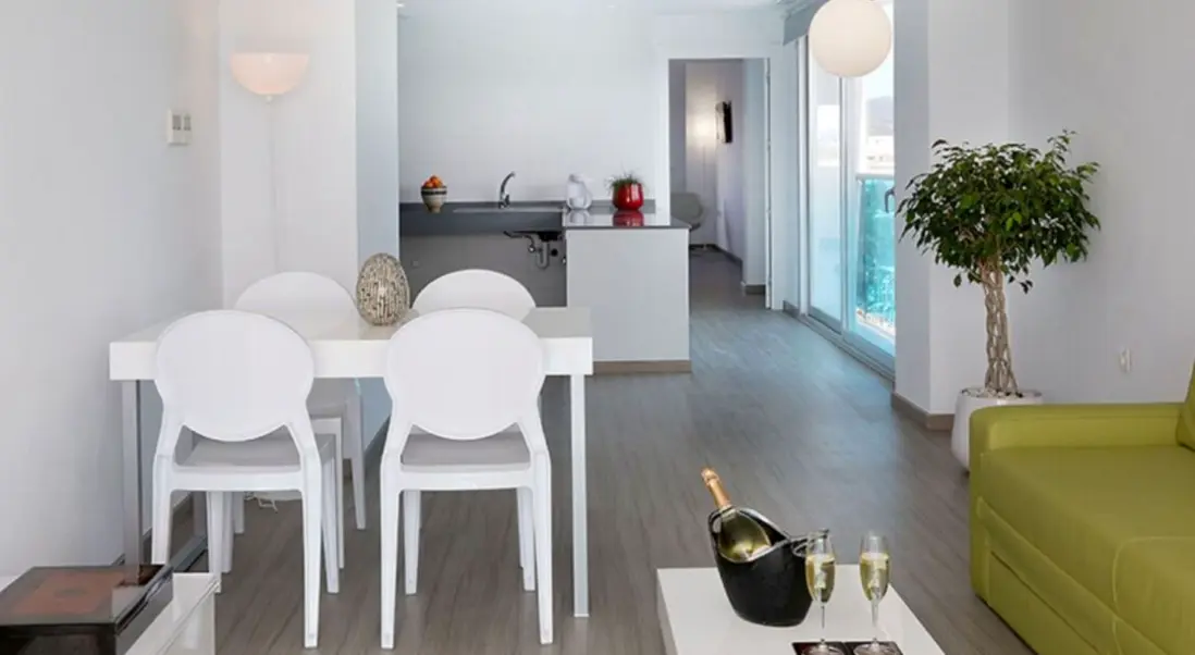 Restauracja i jedzenie w hotelu Axel Beach Ibiza - Adults Only