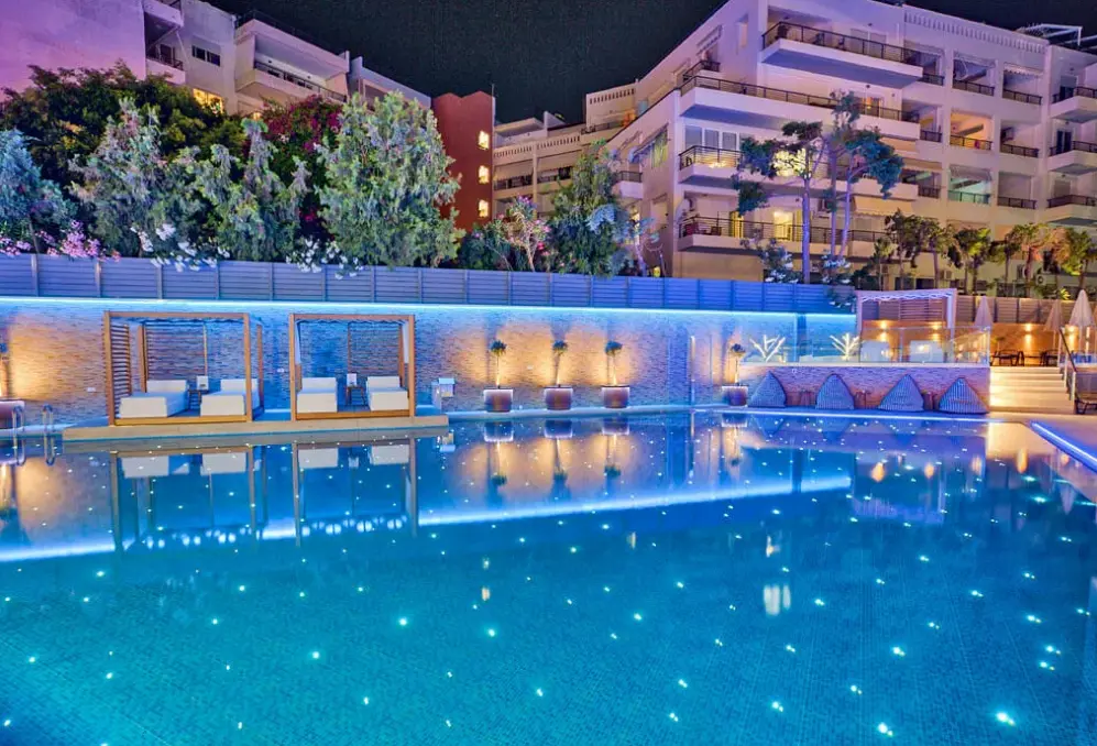Basen w hotelu Bio Suites Hotel