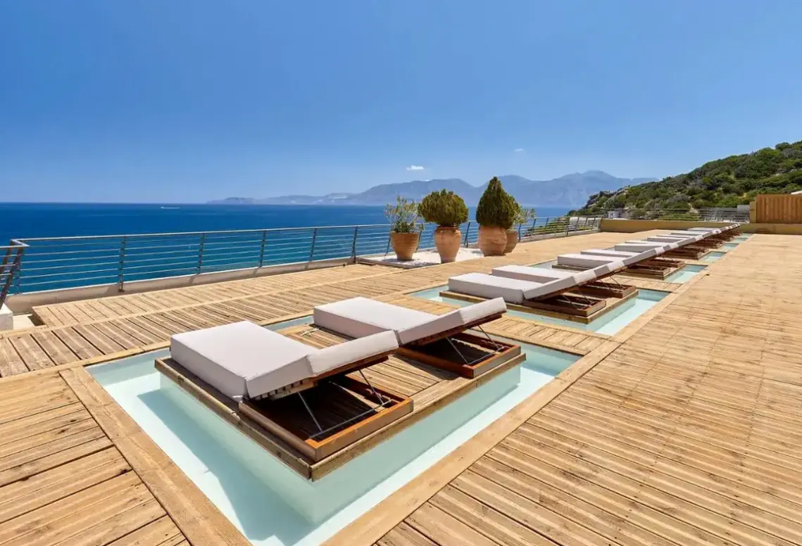 Basen w hotelu Blue Marine Resort & Spa