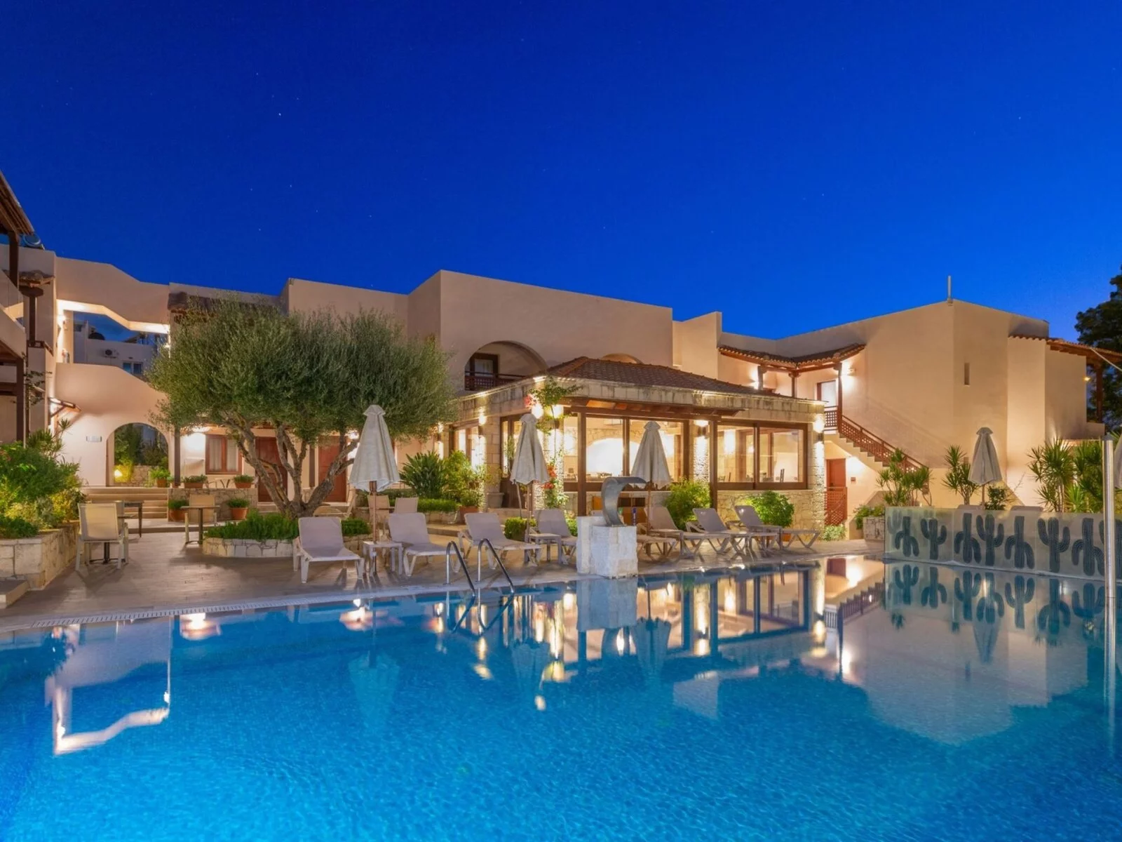 Hotel Cactus Village
