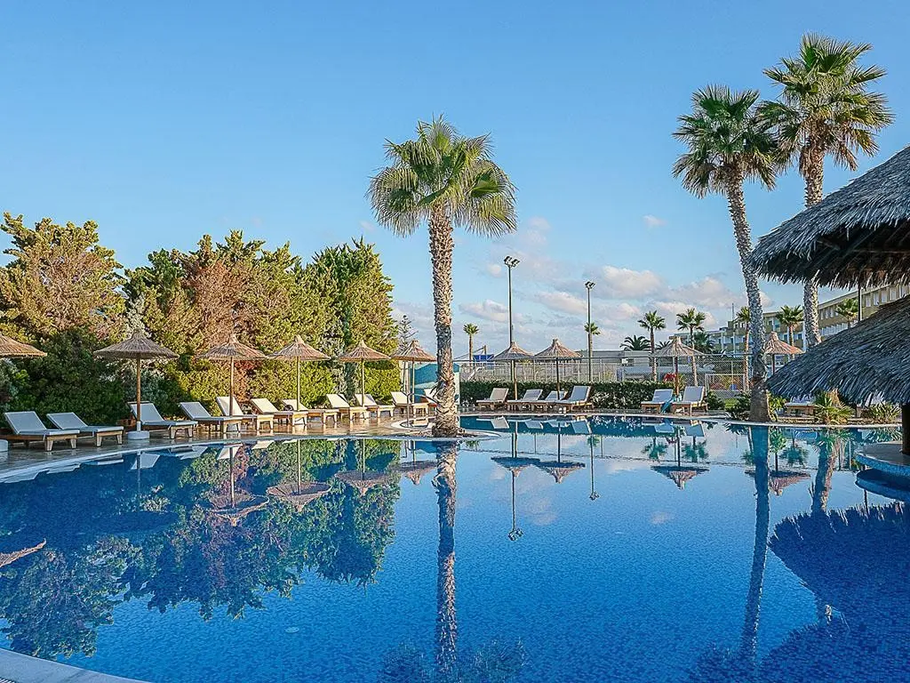 Club Aphrodite Beach — APHRODITE BEACH CLUB