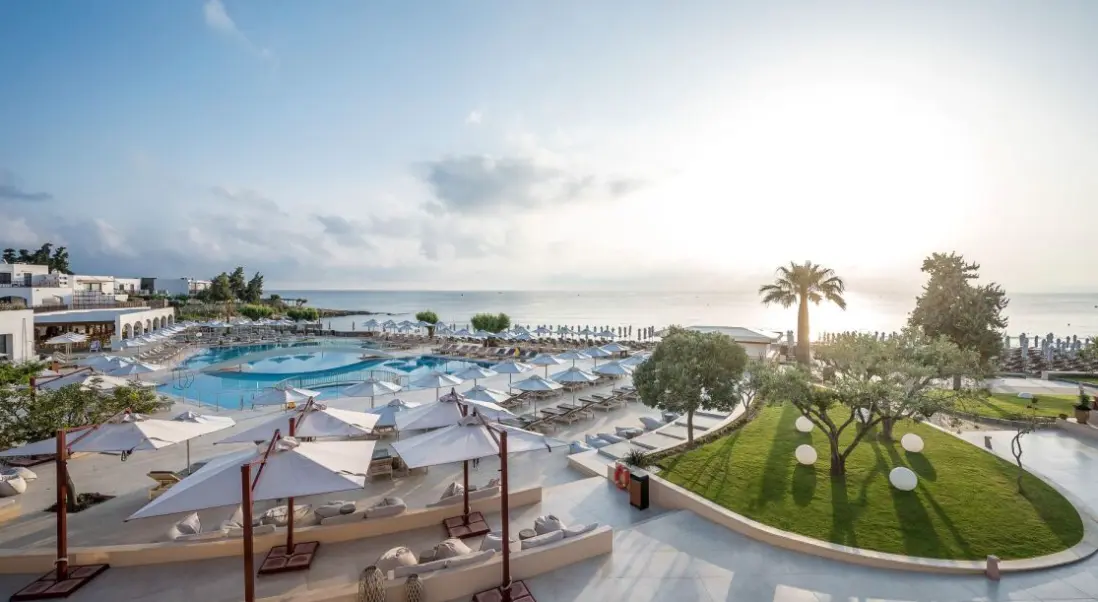 Basen w hotelu Creta Maris Resort