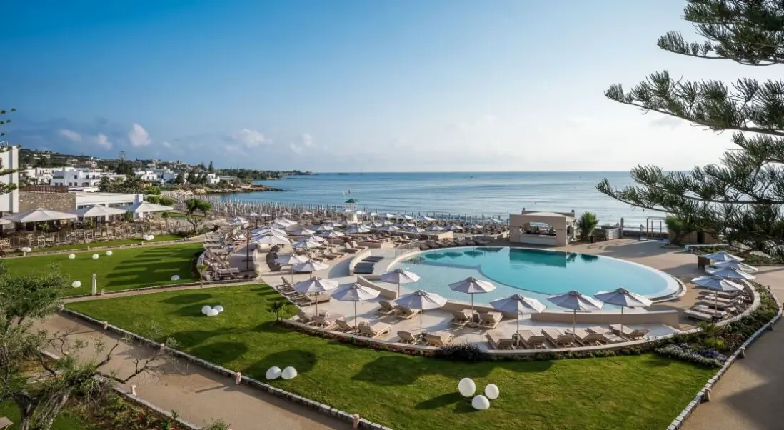 Basen w hotelu Creta Maris Resort