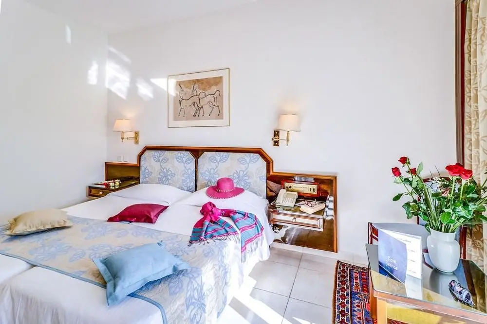 Creta Royal — CRETA ROYAL