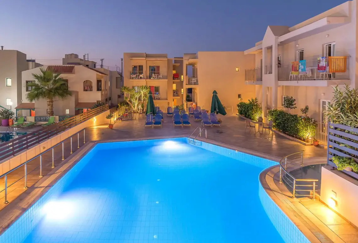 Basen w hotelu Creta Verano