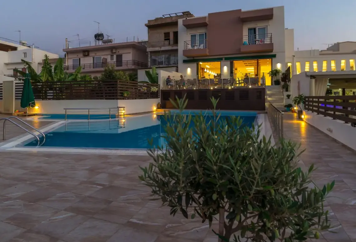 Basen w hotelu Creta Verano