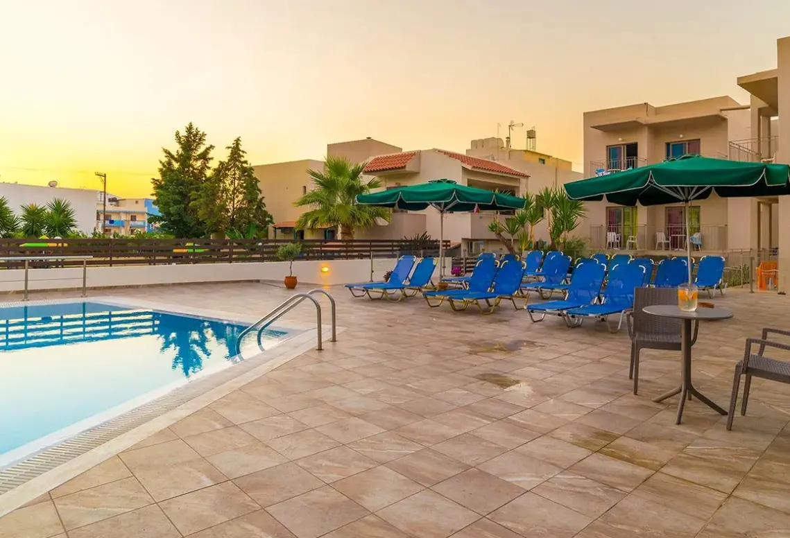 Basen w hotelu Creta Verano