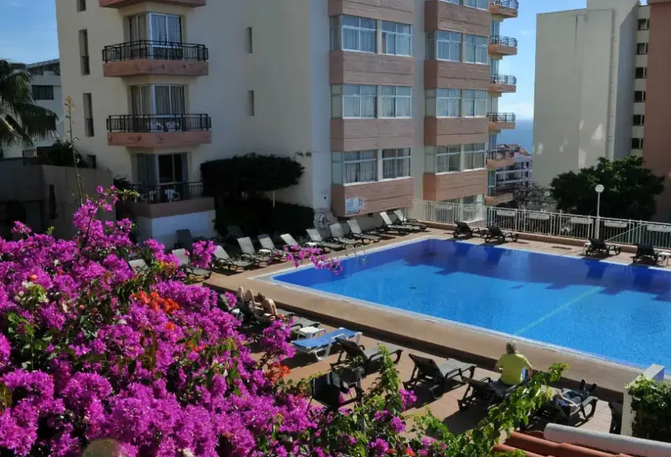 Basen w hotelu Dorisol Mimosa