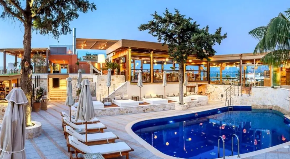 Basen w hotelu Esperides Resort Crete