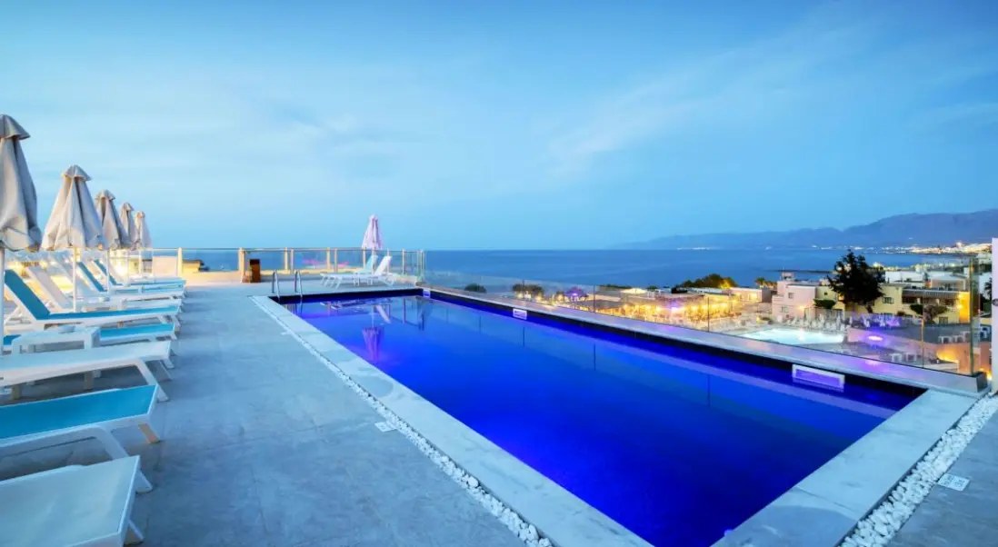 Basen w hotelu Golden Beach Hersonissos