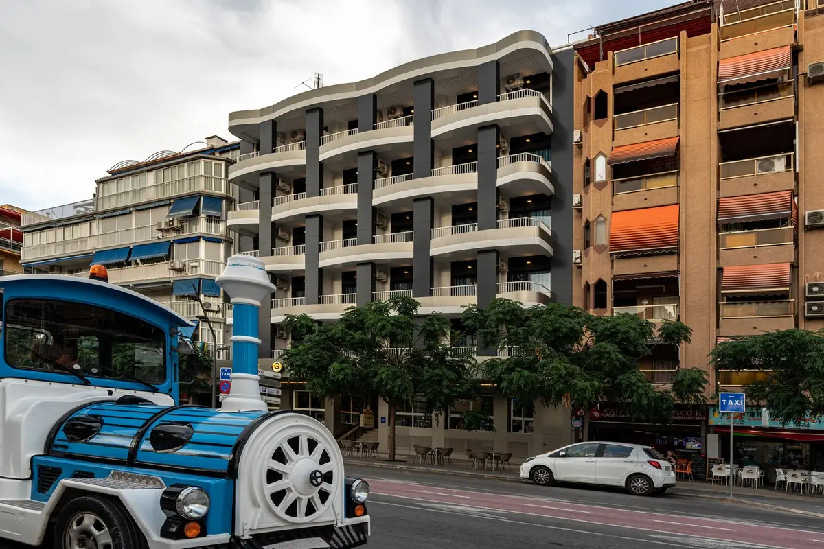 Golden Beach Resort — GOLDEN