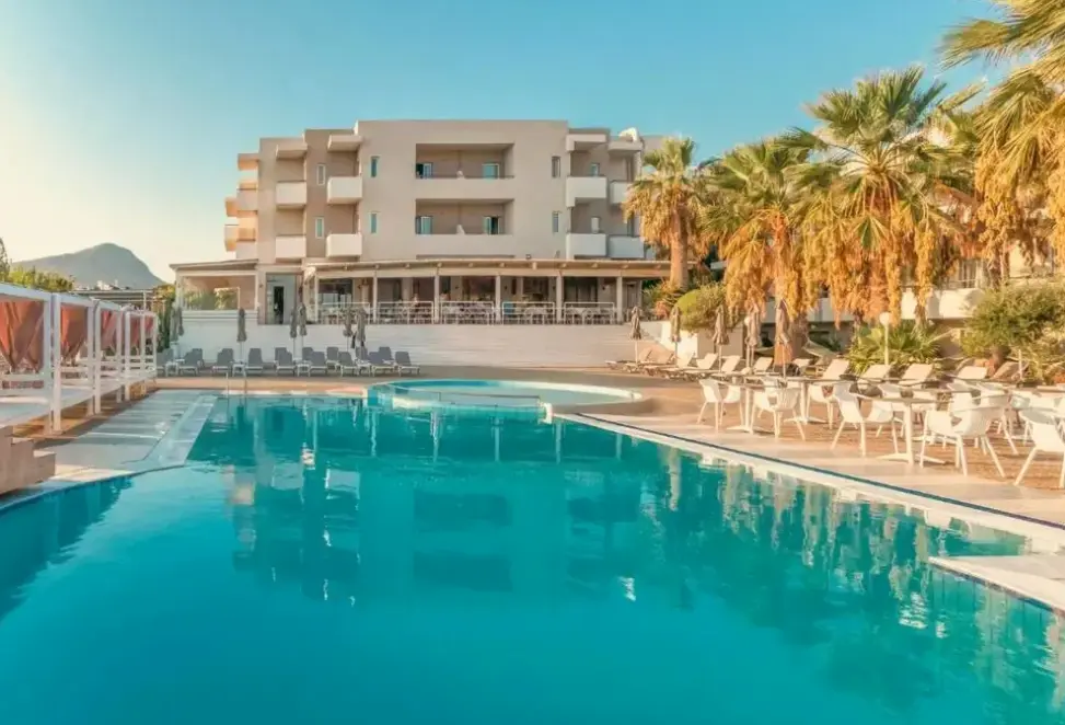 Basen w hotelu Gouves Bay