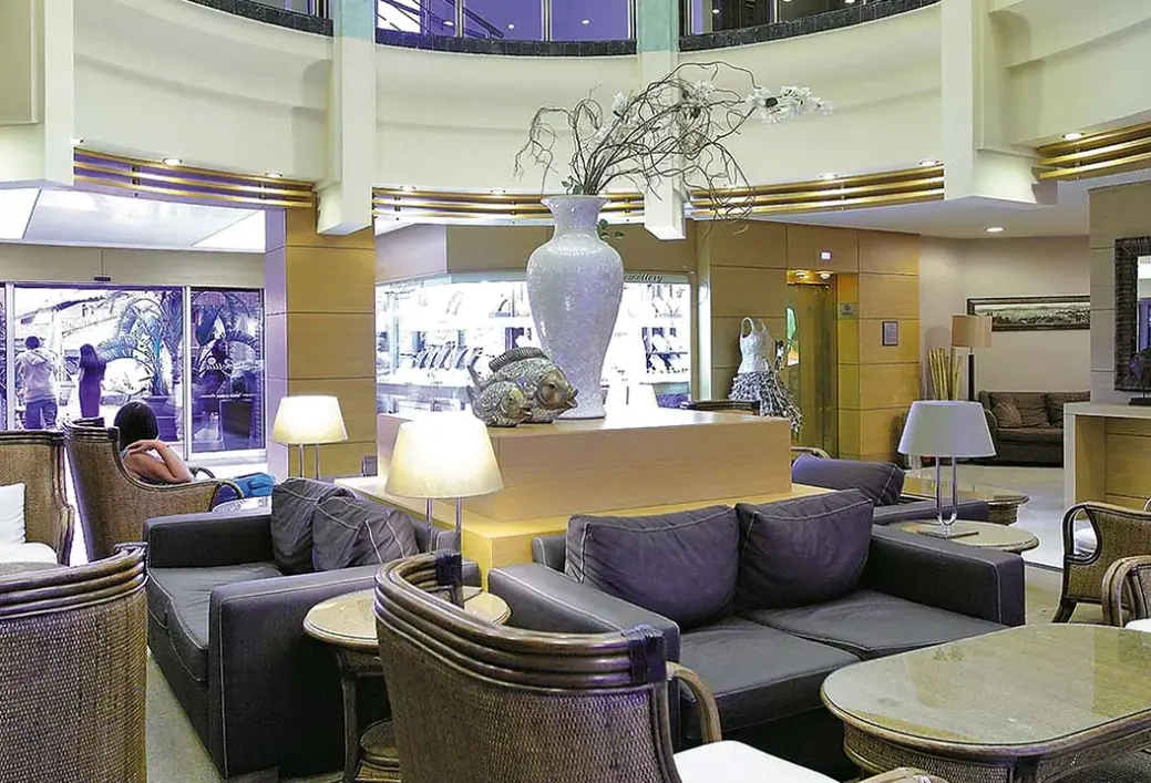 Lobby hotelu Grand Cettia