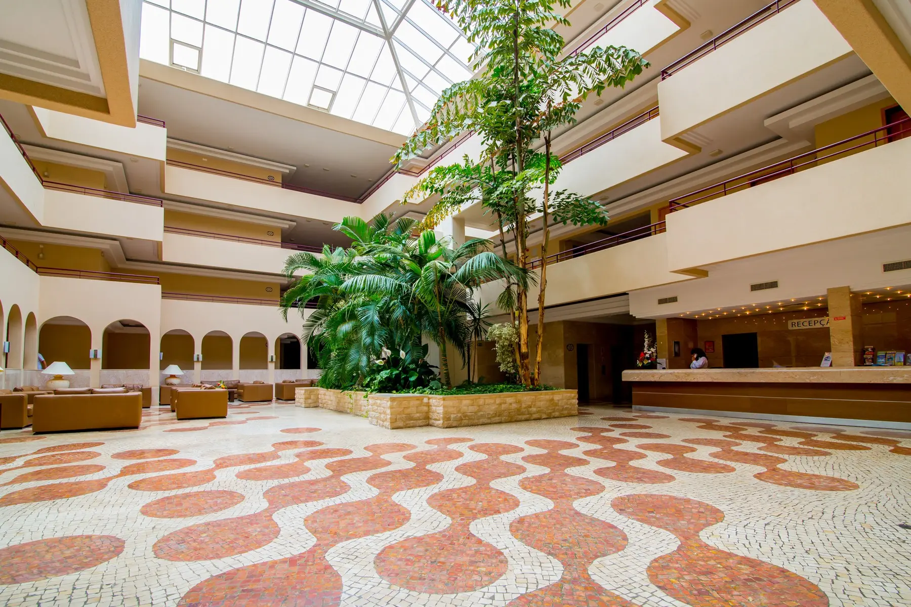 Grand Muthu Forte da Oura — GRAND MUTHU FORTE DA OURA