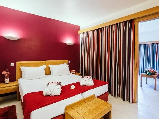 Grand Muthu Forte da Oura — GRAND MUTHU FORTE DA OURA