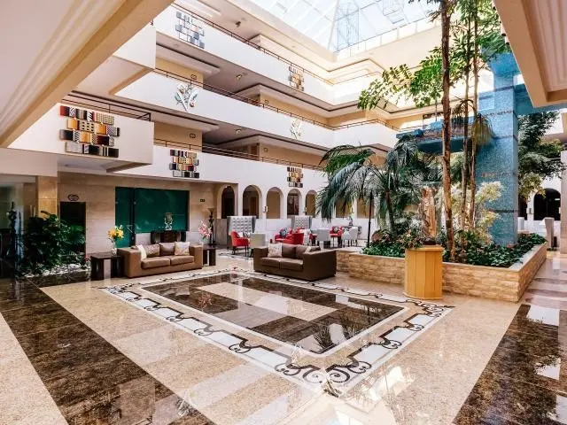 Grand Muthu Forte da Oura — GRAND MUTHU FORTE DA OURA