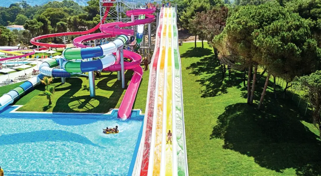 Basen w hotelu Grecotel Luxme Palms at Riviera Olympia & Aqua Park
