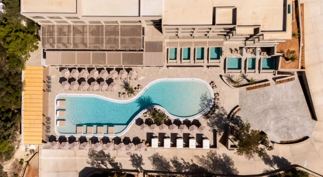 Basen w hotelu Harmony E Rock Hotel & Resort