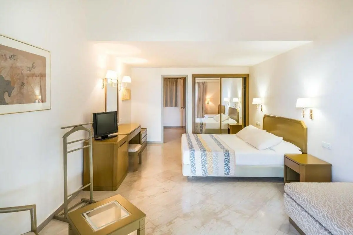 Iberostar Waves Creta Panorama & Mare — IBEROSTAR WAVES CRETA PANORAMA AND MARE