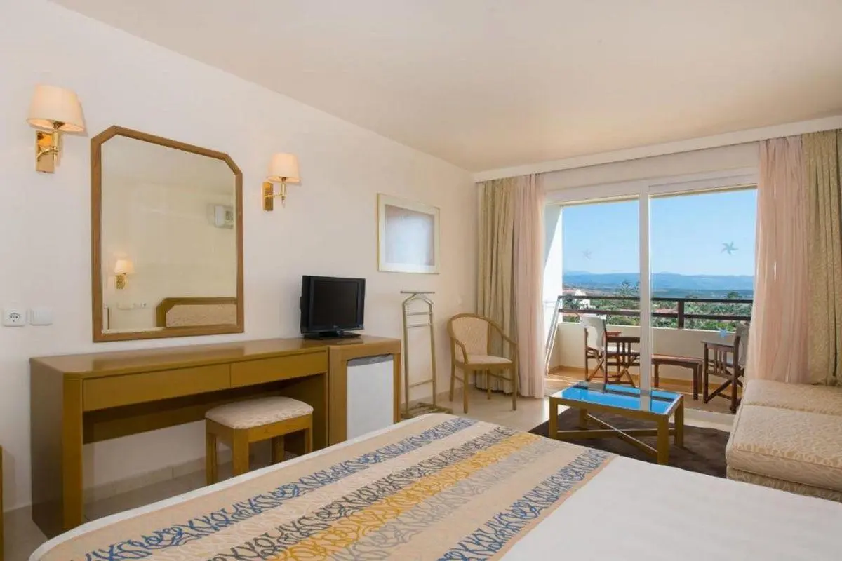Iberostar Waves Creta Panorama & Mare — IBEROSTAR WAVES CRETA PANORAMA AND MARE