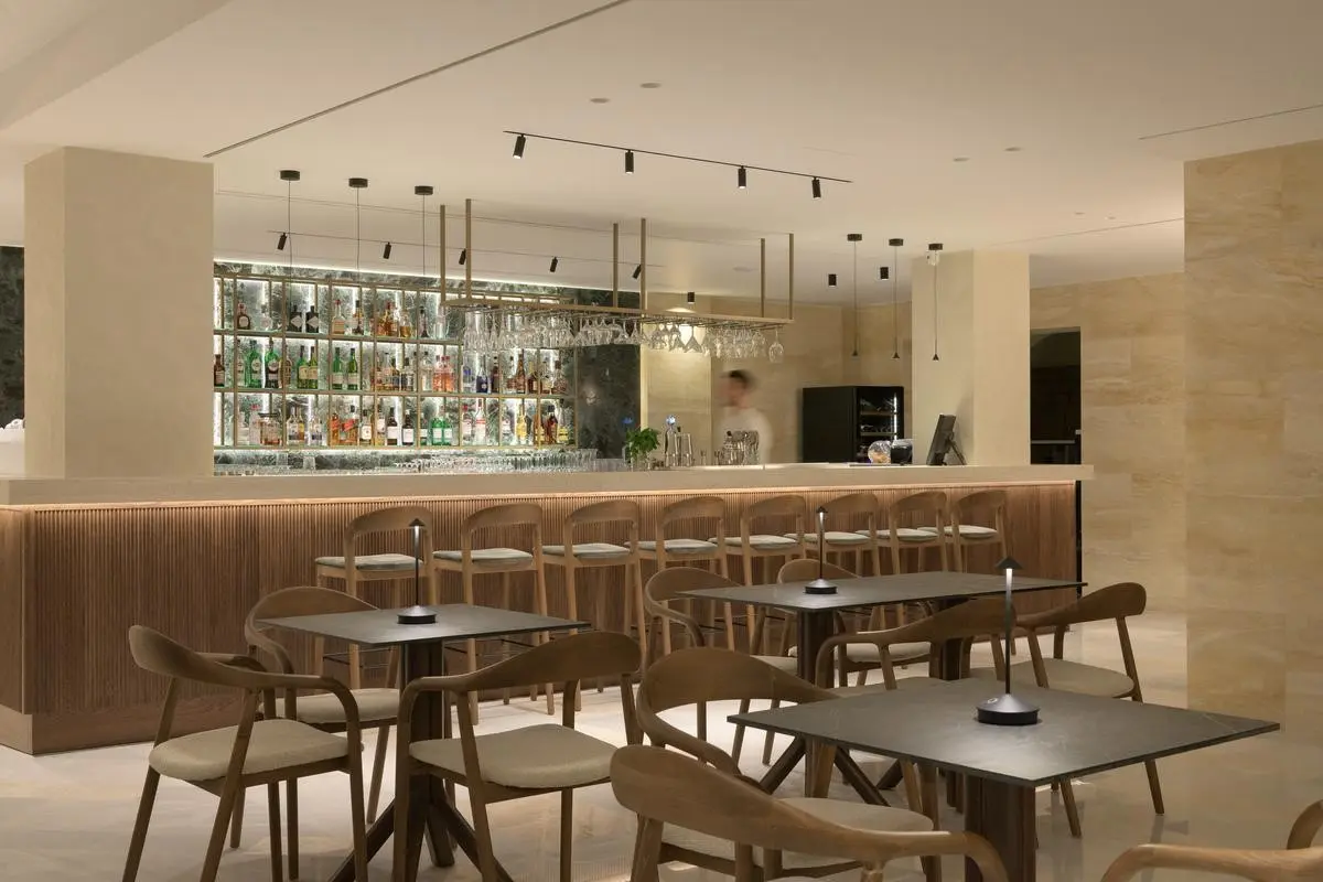 Restauracja i jedzenie w hotelu Ideon