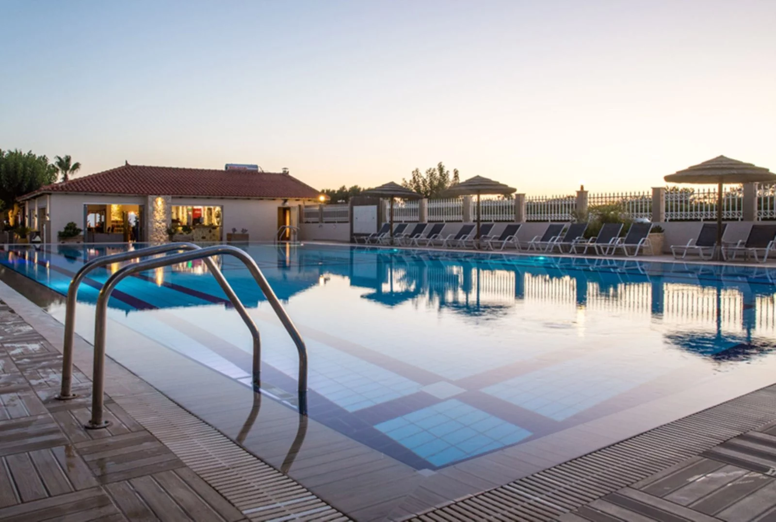 Hotel Ionion Beach Hotel