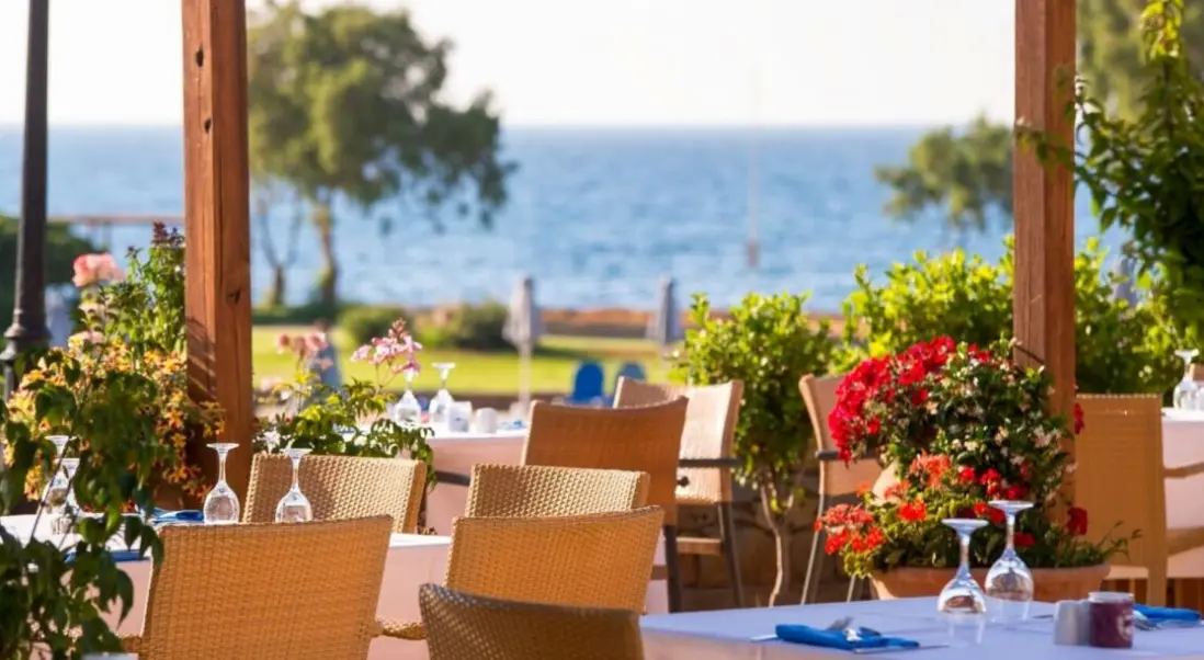 Plaża przy hotelu Kalimera Kriti Hotel & Village Resort