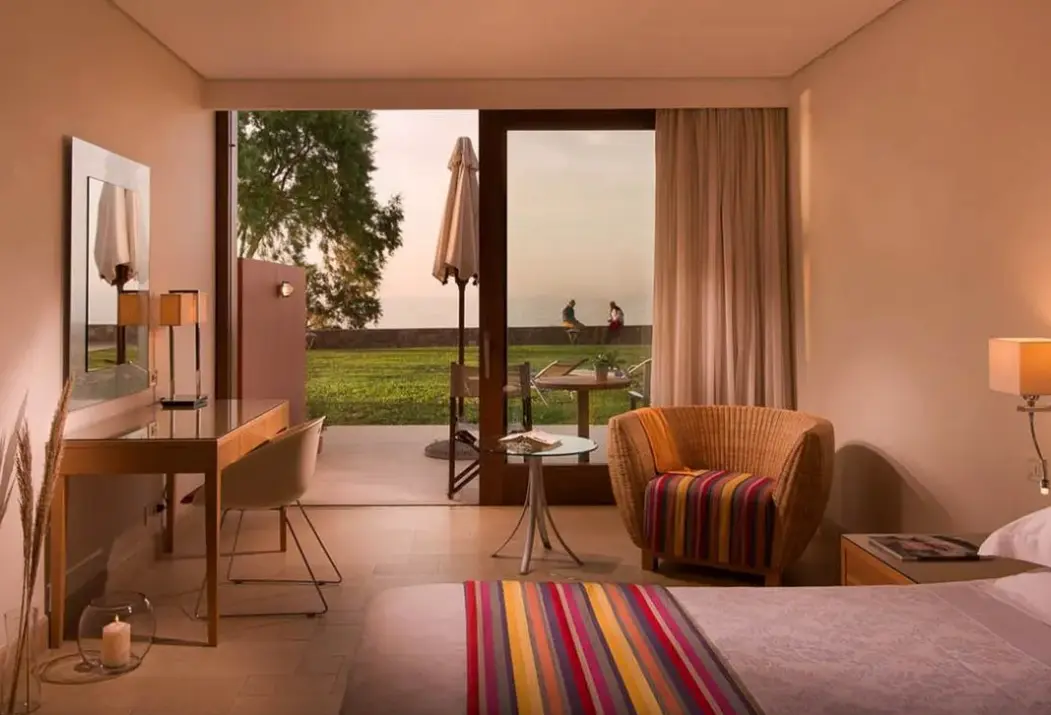 Pokój w hotelu Kernos Beach