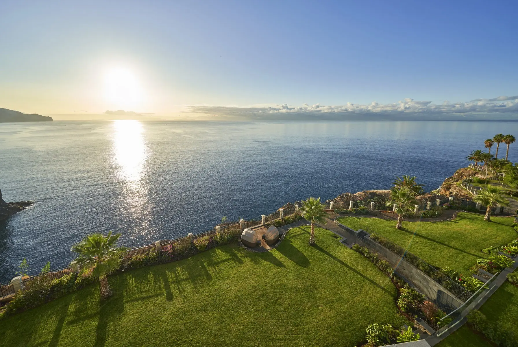 Widok z hotelu Les Suites at The Cliff Bay