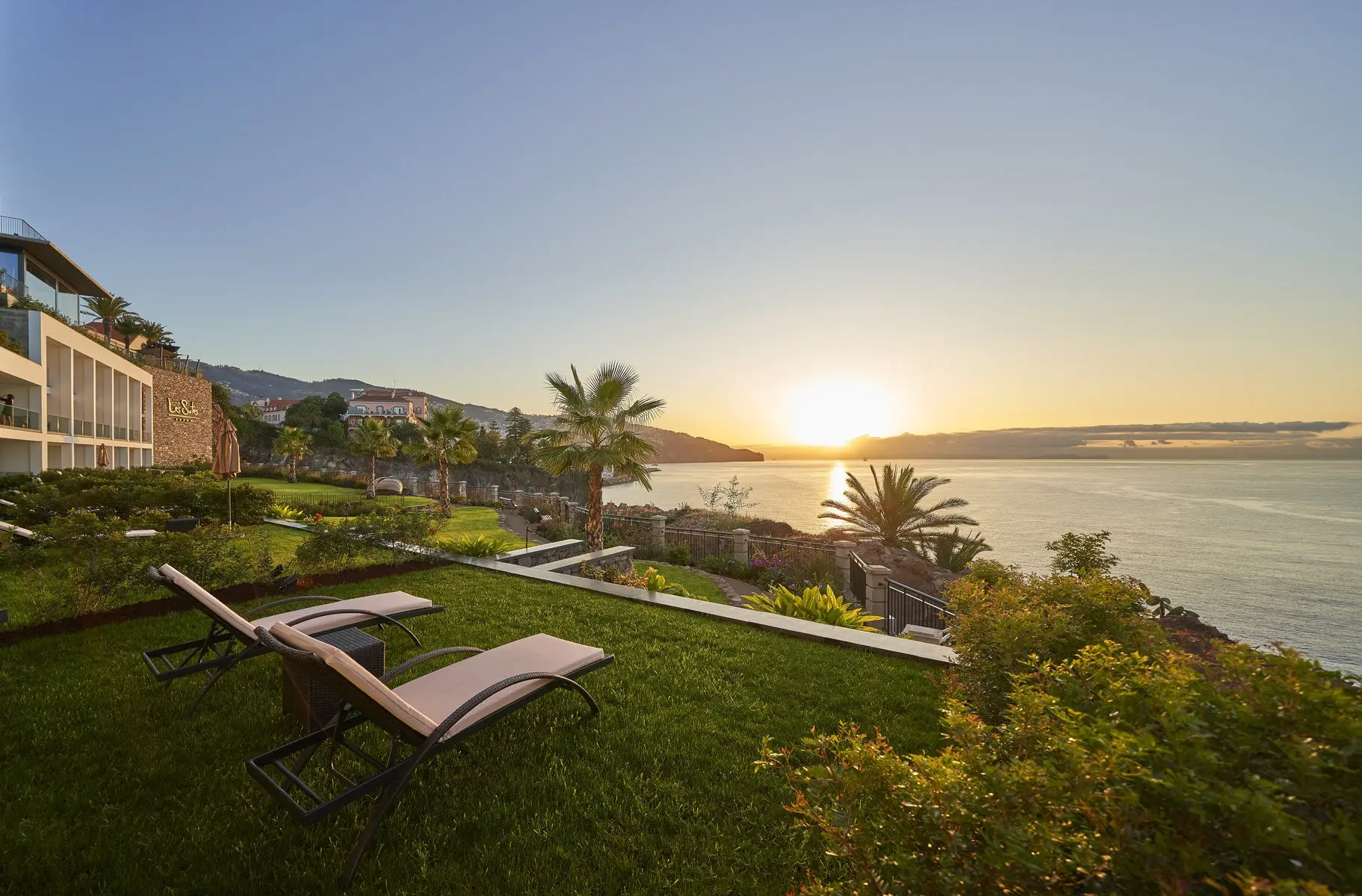 Widok z hotelu Les Suites at The Cliff Bay