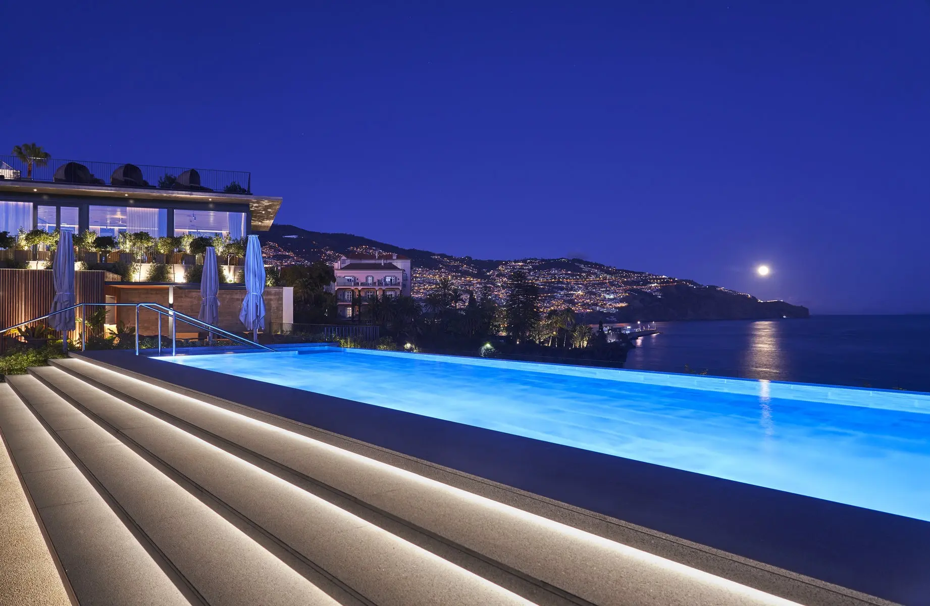 Basen w hotelu Les Suites at The Cliff Bay