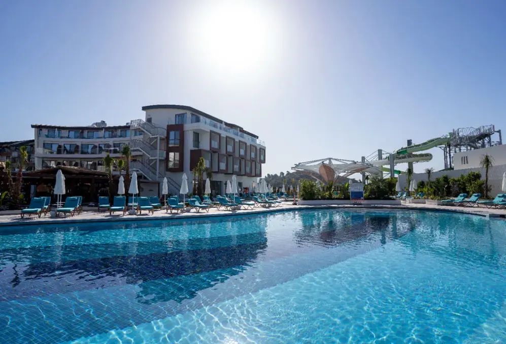 Basen w hotelu Liberty Fabay