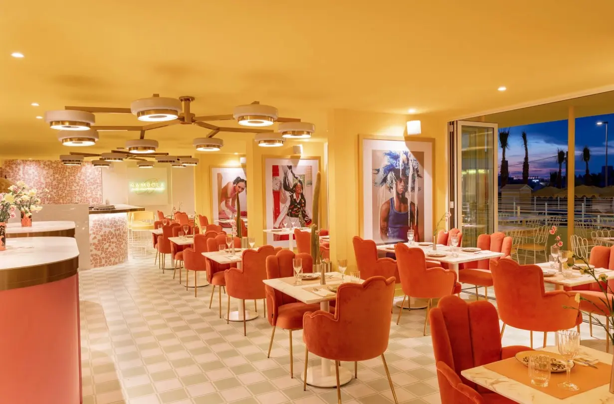 Restauracja i jedzenie w hotelu Los Felices