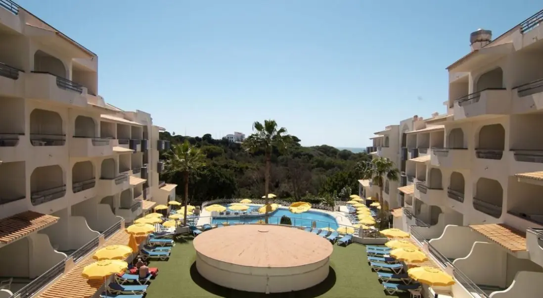 Basen w hotelu Luna Miramar