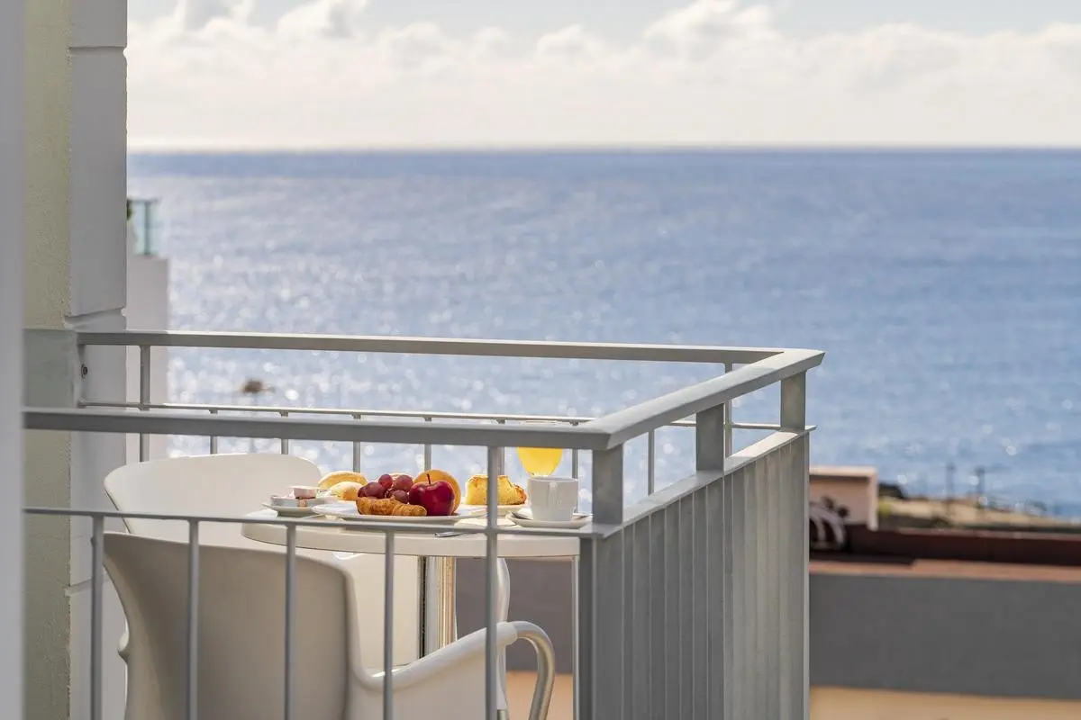 Madeira Bright Star — MADEIRA BRIGHT STAR