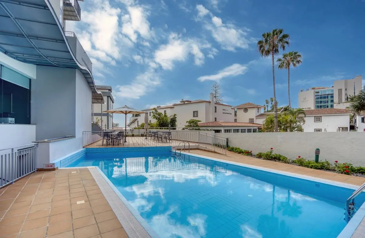 Madeira Bright Star — MADEIRA BRIGHT STAR