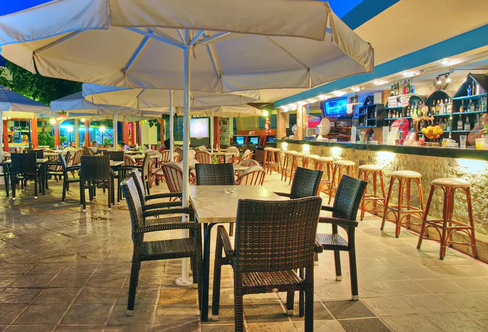 Restauracja i jedzenie w hotelu Maria Rousse