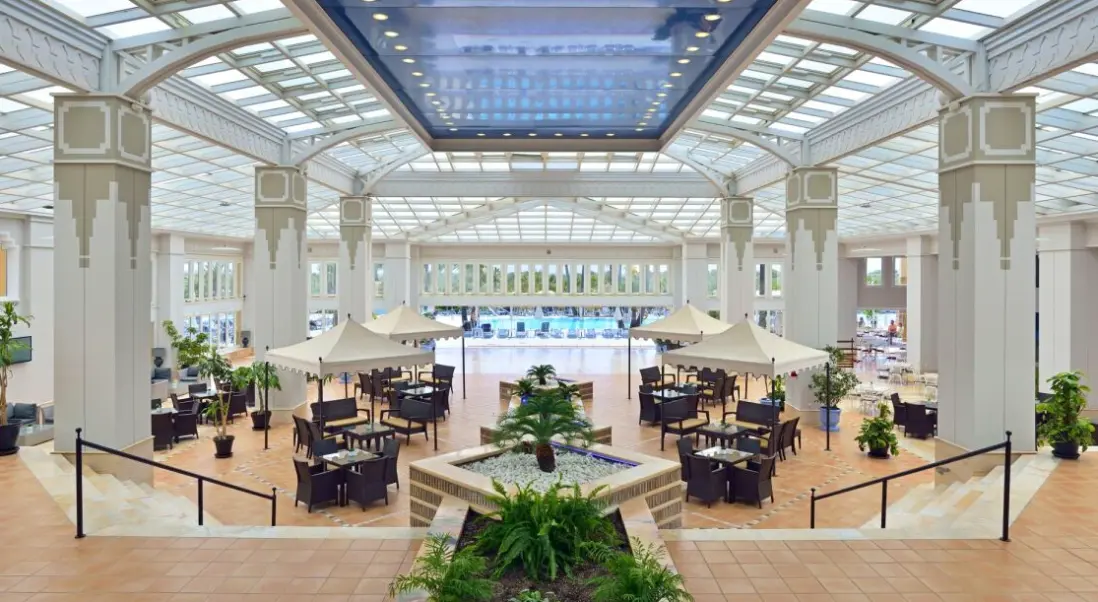 Lobby hotelu Melia Isla Canela