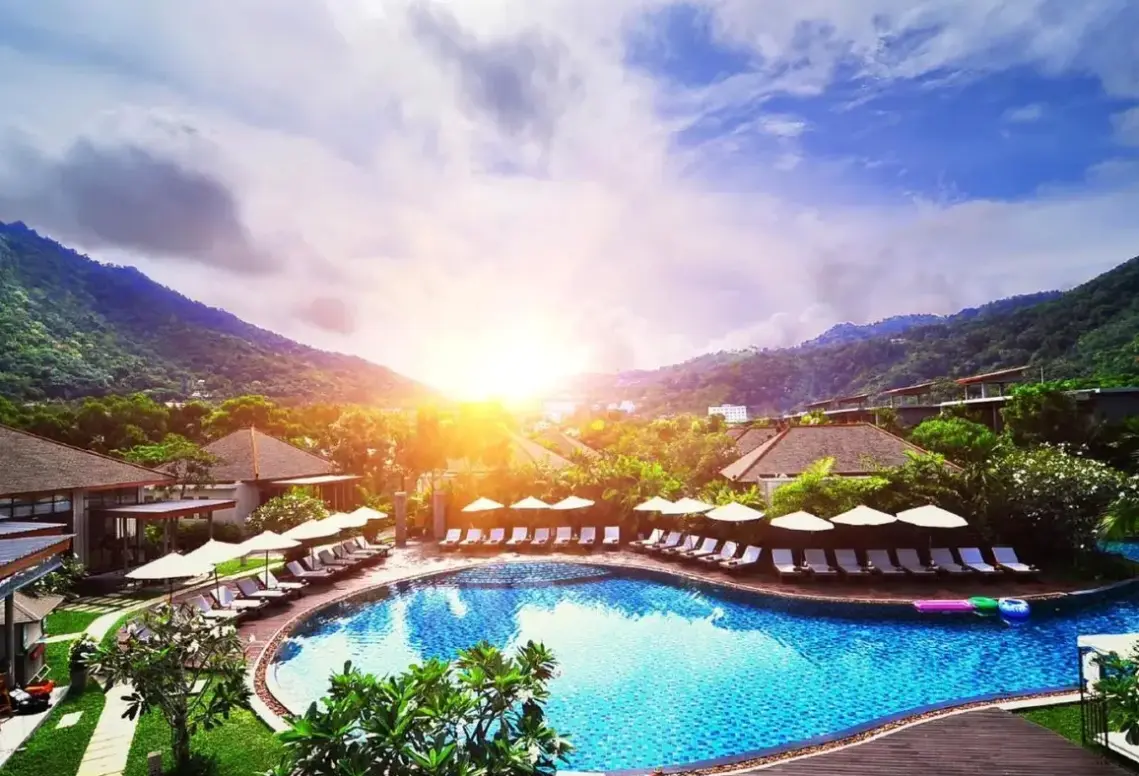 Basen w hotelu Metadee Concept Hotel