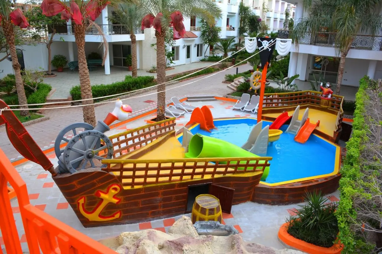 Minamark Beach Resort — MINAMARK BEACH RESORT