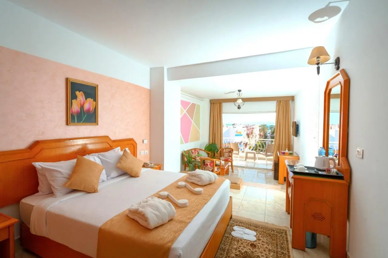 Minamark Beach Resort — MINAMARK BEACH RESORT