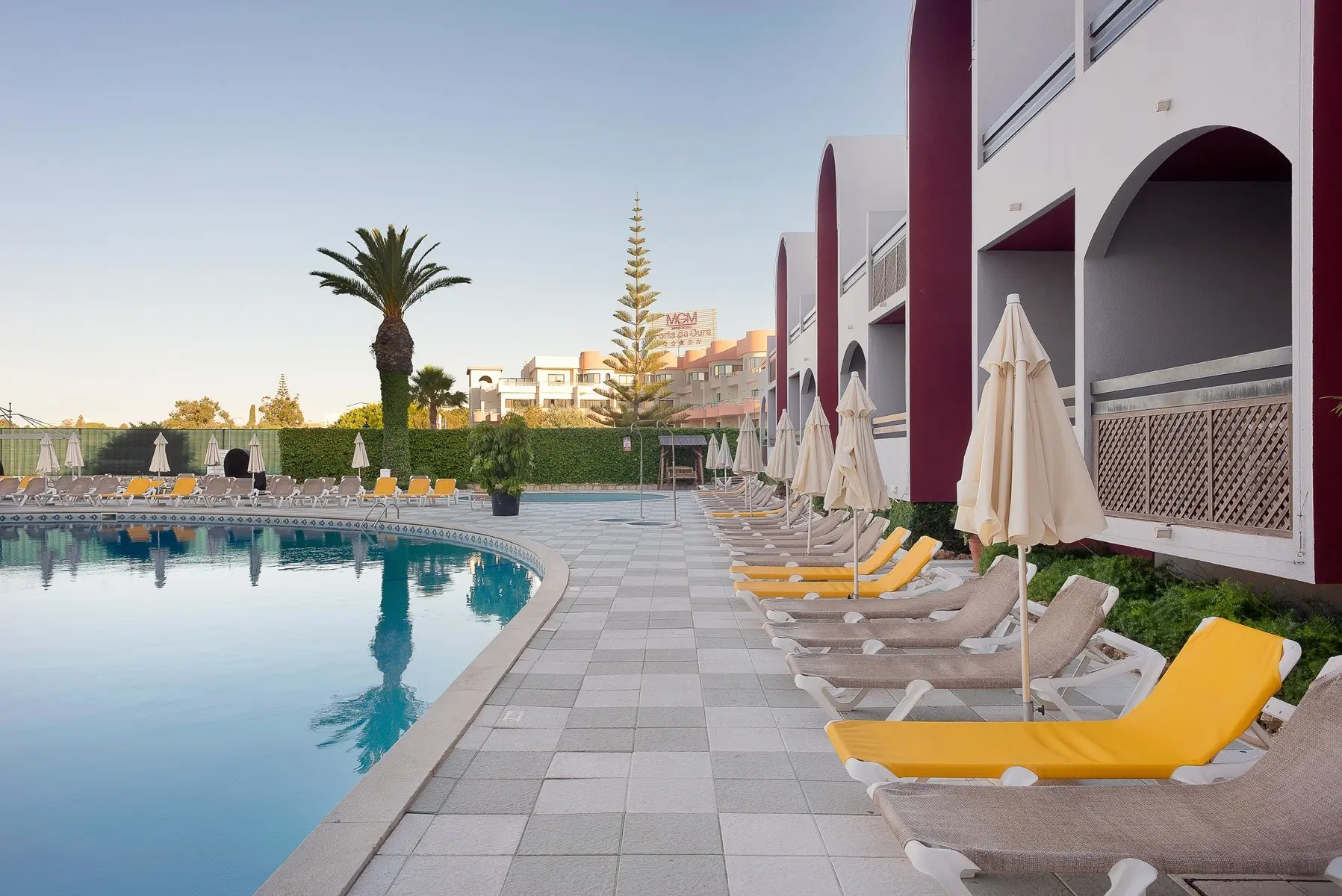 Basen w hotelu Muthu Oura Praia