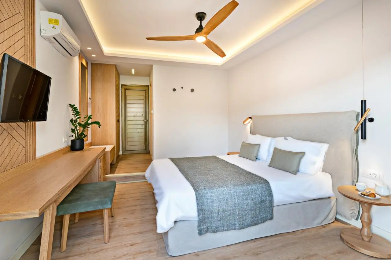 Nefeli — NEFELI HOTEL RTH