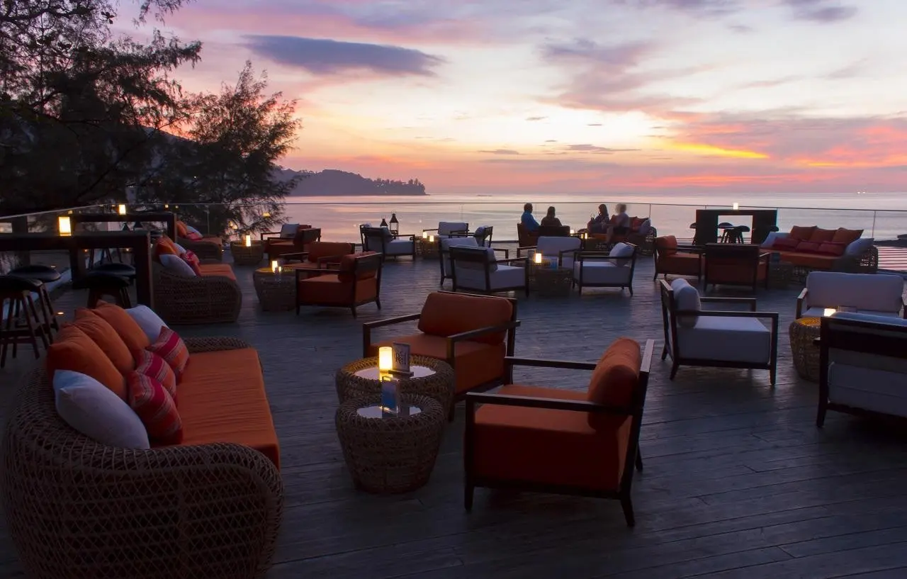 Restauracja i jedzenie w hotelu Novotel Phuket Kamala Beach