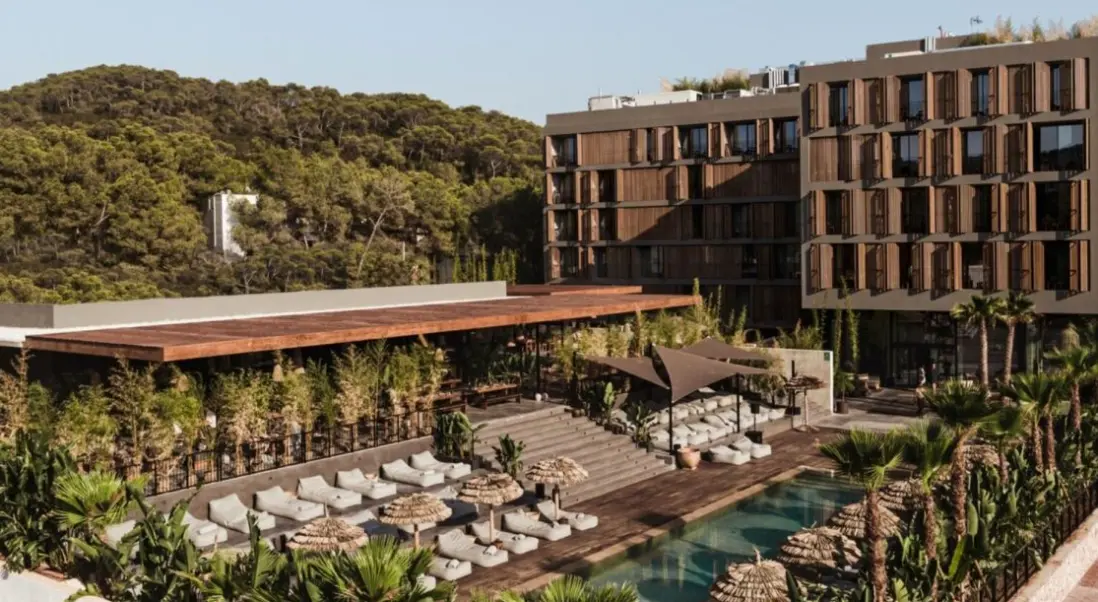 Basen w hotelu Oku Ibiza