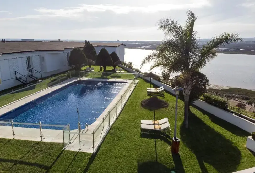 Basen w hotelu Parador de Ayamonte